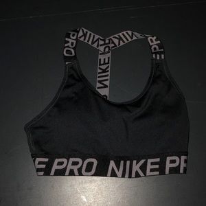 Nike pro sports bra